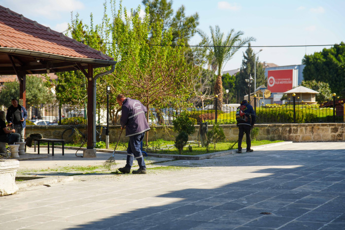 TARSUS'UN İBADETHANELERİ TEMİZLENİYOR