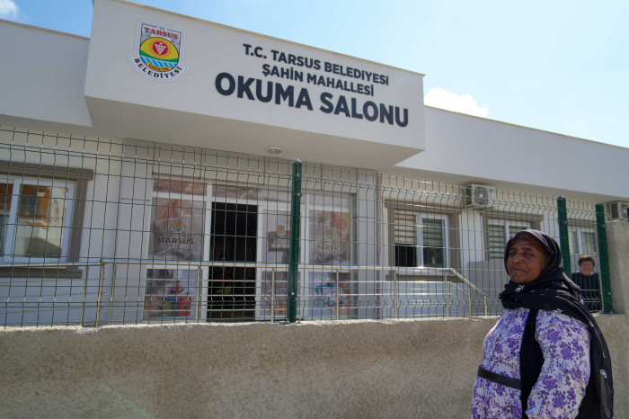 TARSUS’TA KADINLAR İLK DEFA OKUMA YAZMA ÖĞRENİYOR
