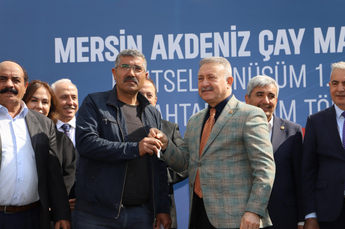 AKDENİZ'DE YENİ VE MODERN KONUTLAR HAK SAHİPLERİNE TESLİM EDİLİYOR