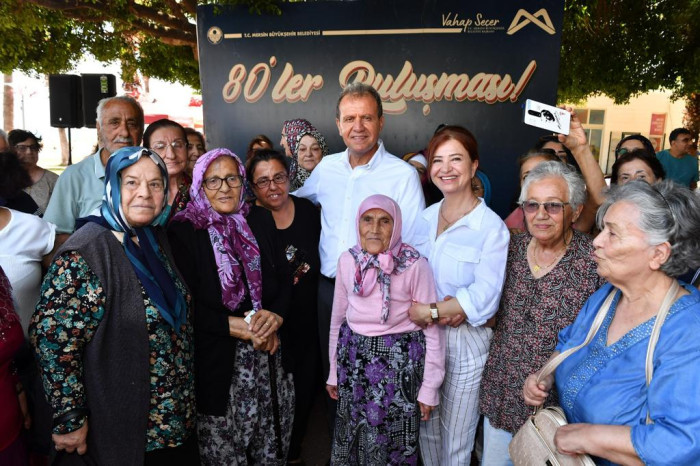 YAŞ ALMIŞLAR, BÜYÜKŞEHİR’İN ‘80’LER BULUŞMASI’NDA ‘YAZA MERHABA’ DEDİ