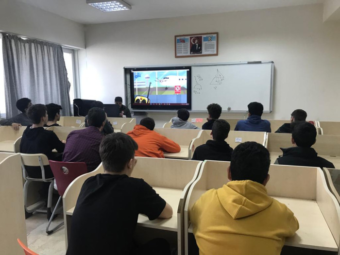 YENİŞEHİR BELEDİYESİNDEN LİSE ÖĞRENCİLERİNE DRONE EĞİTİMİ