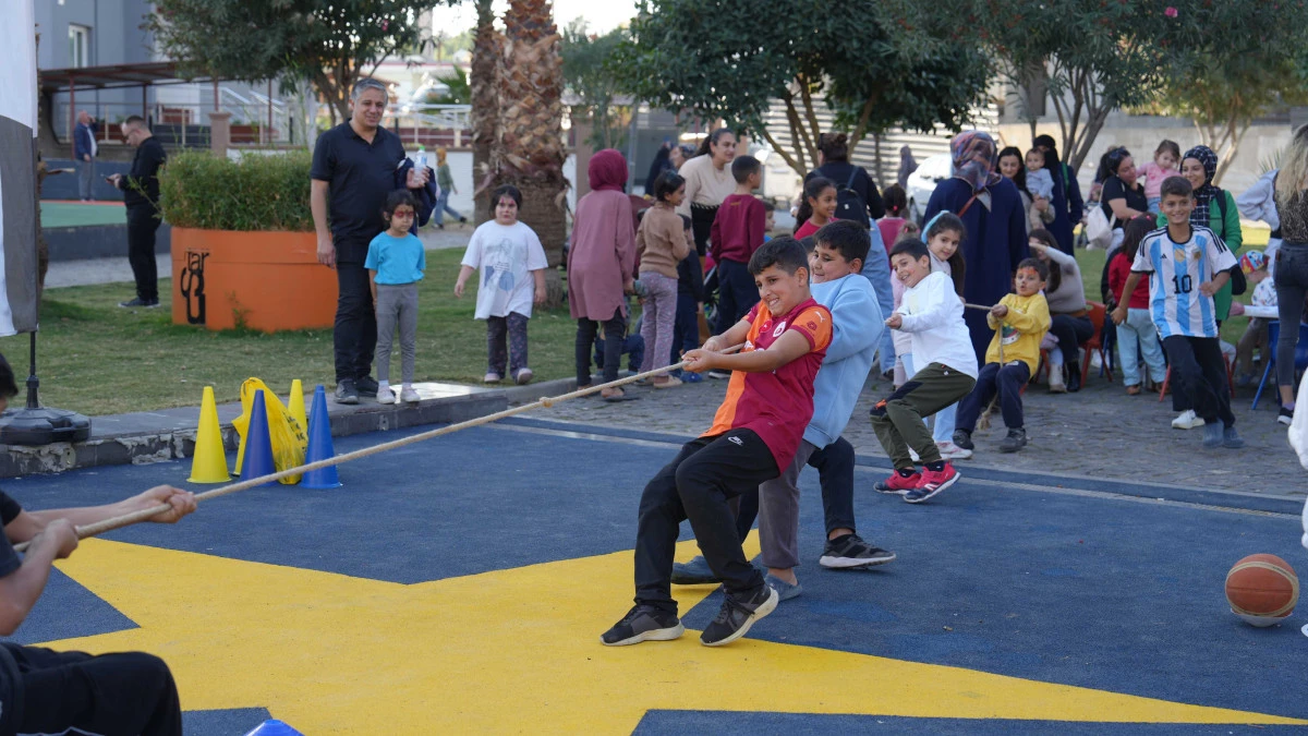 20 KASIM ÇOCUK HAKLARI GÜNÜ TARSUS’TA ÜÇ FARKLI NOKTADA COŞKUYLA KUTLANDI