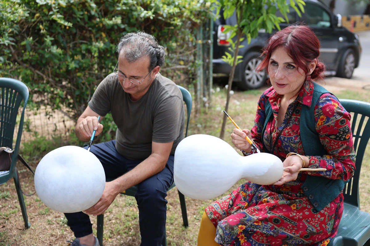 ‘AİLE’ TEMALI RESİM ÇALIŞTAYI İL MİLLÎ EĞİTİM MÜDÜRLÜĞÜ BAHÇESİNDE DÜZENLENDİ