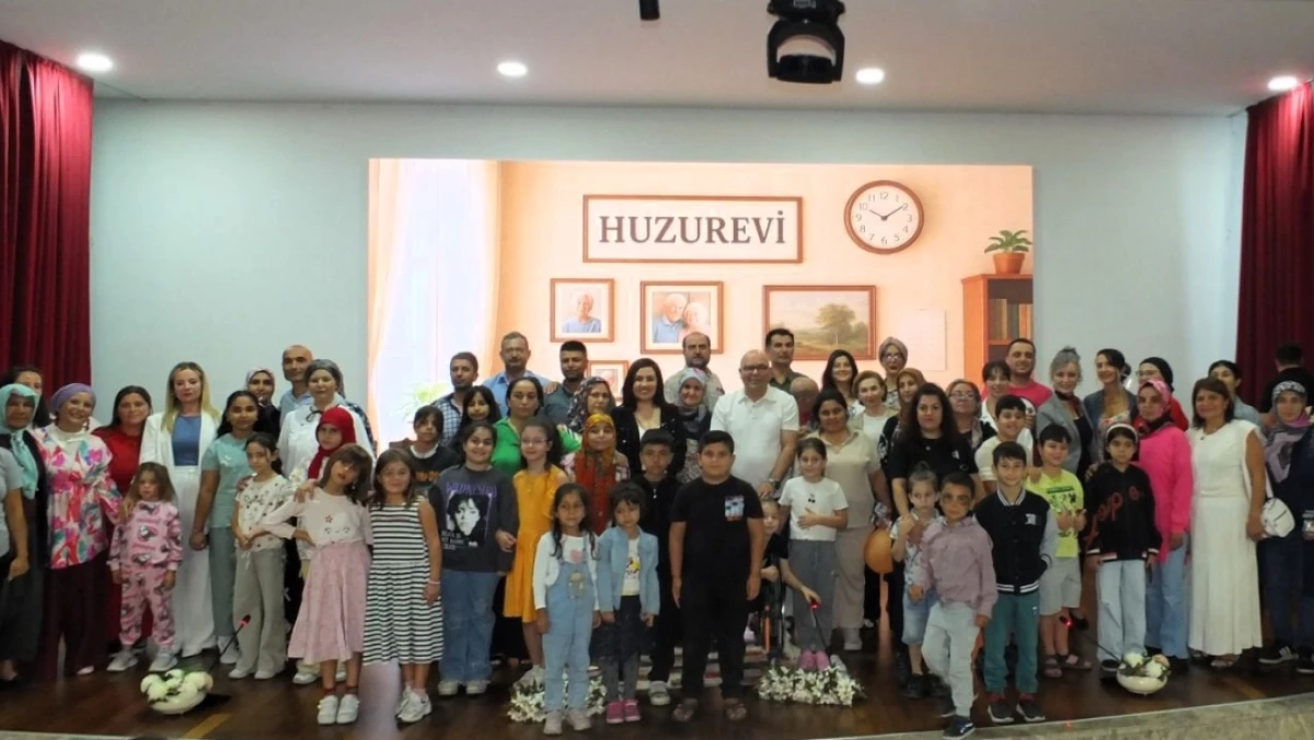 ‘AİLE YILI’ ETKİNLİKLERİ KAPSAMINDA MERSİN EĞİTİM TİYATROSU SANATSEVERLERLE BULUŞTU