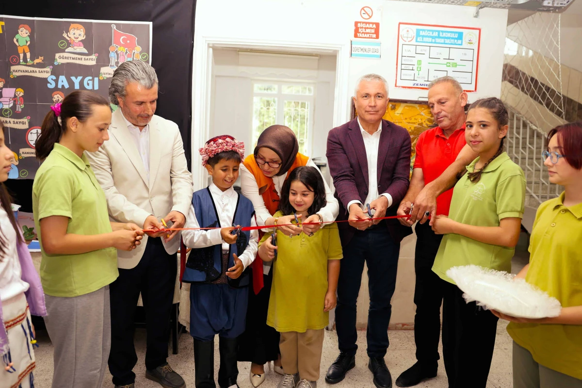 AKDENİZ BAĞCILAR İLKOKULUNDA ÖĞRETMENLER ODASI VE ÖĞRENCİ KÜTÜPHANESİ AÇILDI