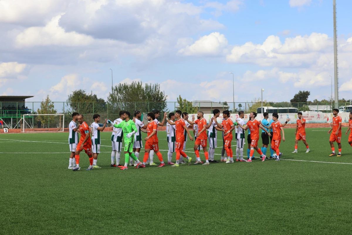 AKDENİZ BELEDİYE SPOR, CEYHAN DEPLASMANINDAN BERABERLİKLE D&Ouml;ND&Uuml; 