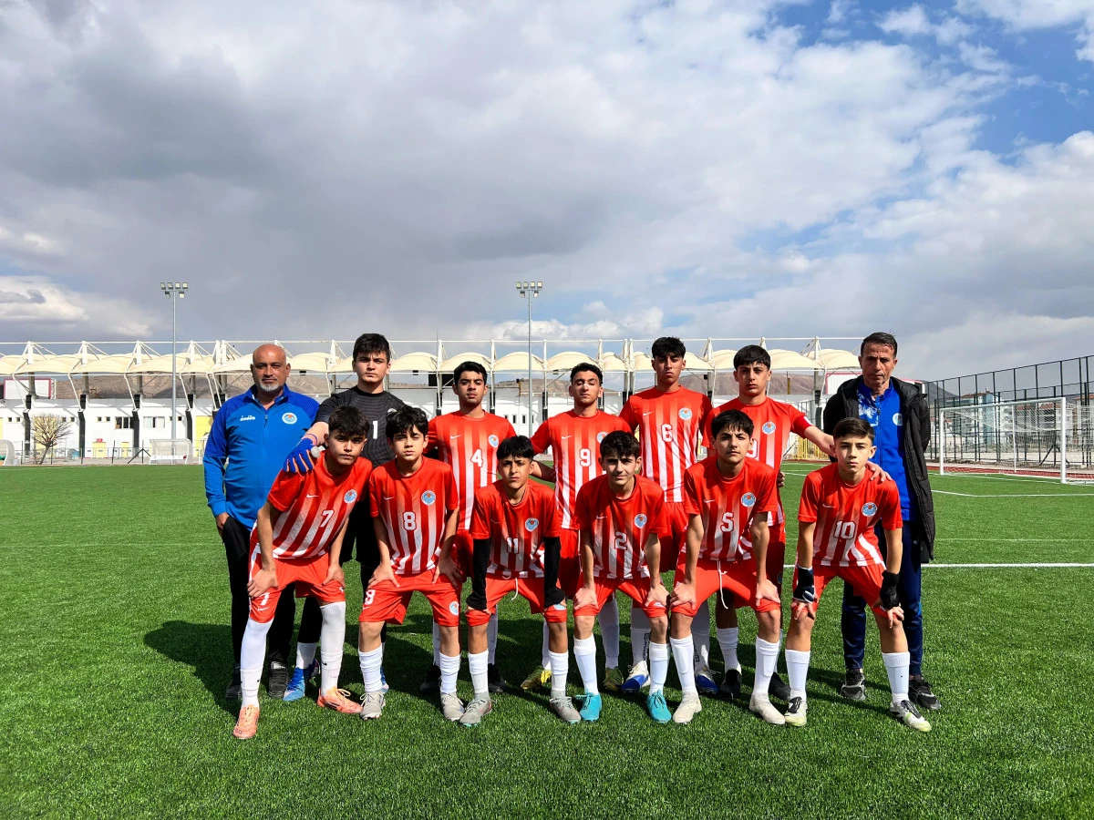 AKDENİZ BELEDİYE SPOR KUL&Uuml;B&Uuml; U-14 TAKIMINDAN T&Uuml;RKİYE ŞAMPİYONASI&rsquo;NDA BOL GOLL&Uuml; BAŞLANGI&Ccedil;
