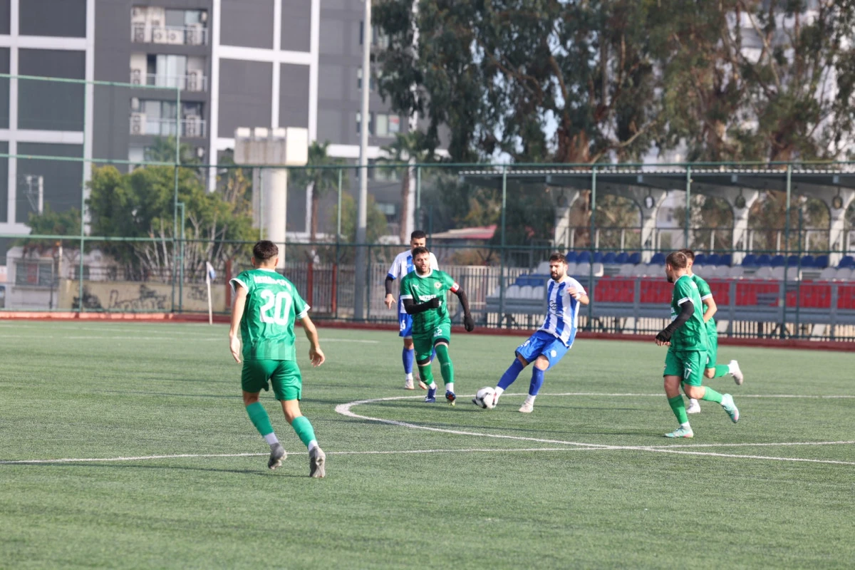 AKDENİZ BELEDİYE SPOR LİDERLİĞİNİ S&Uuml;RD&Uuml;RD&Uuml;