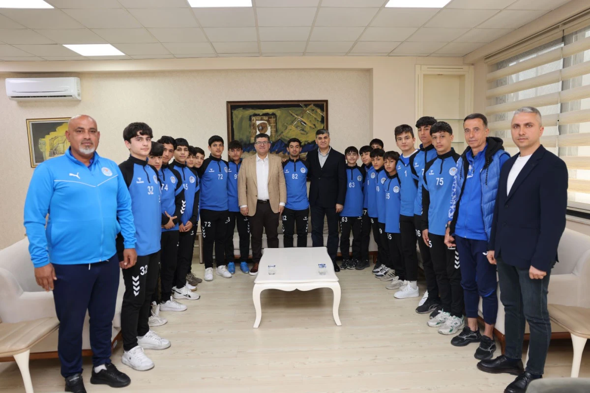 AKDENİZ BELEDİYE SPOR U-14 FUTBOL TAKIMI T&Uuml;RKİYE ŞAMPİYONASI YOLUNDA 