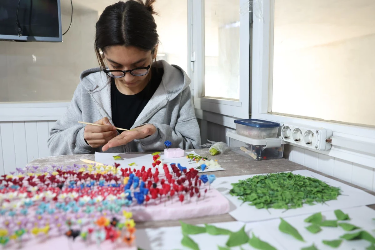 AKDENİZ BELEDİYESİ&rsquo;NDEN GEN&Ccedil;LERE &Uuml;RETİM ODAKLI DESTEK