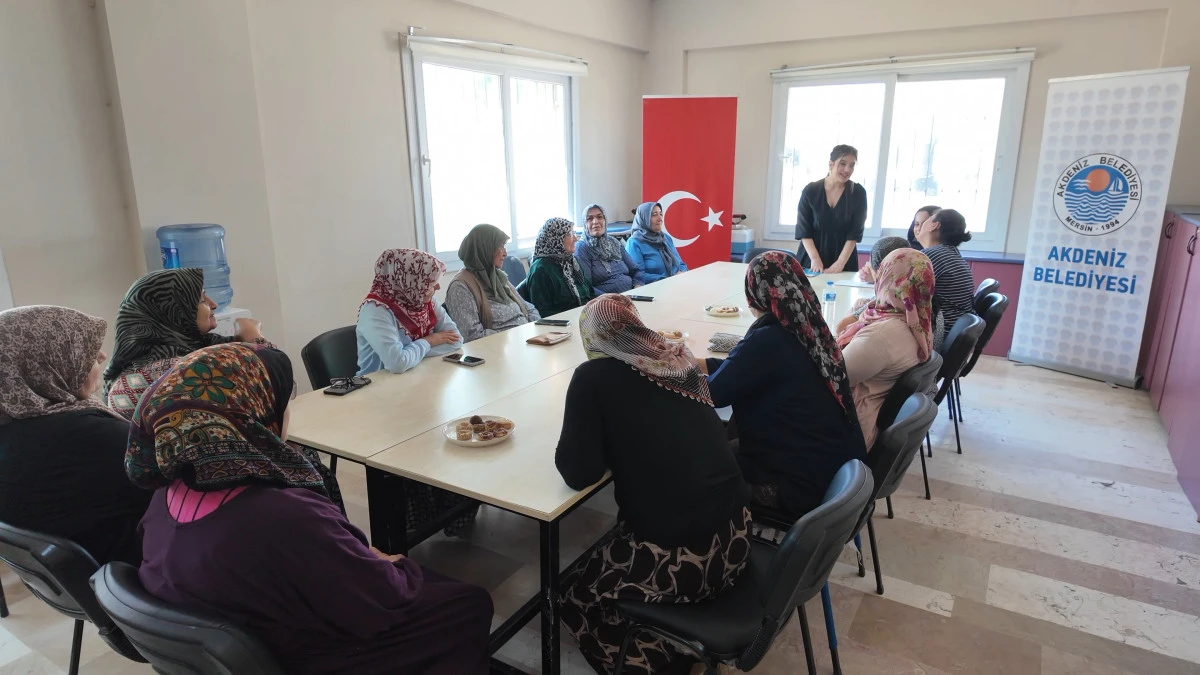 AKDENİZ BELEDİYESİ&rsquo;NDEN KADINLARA Y&Ouml;NELİK &lsquo;SEVGİ SANATI AT&Ouml;LYESİ&rsquo;