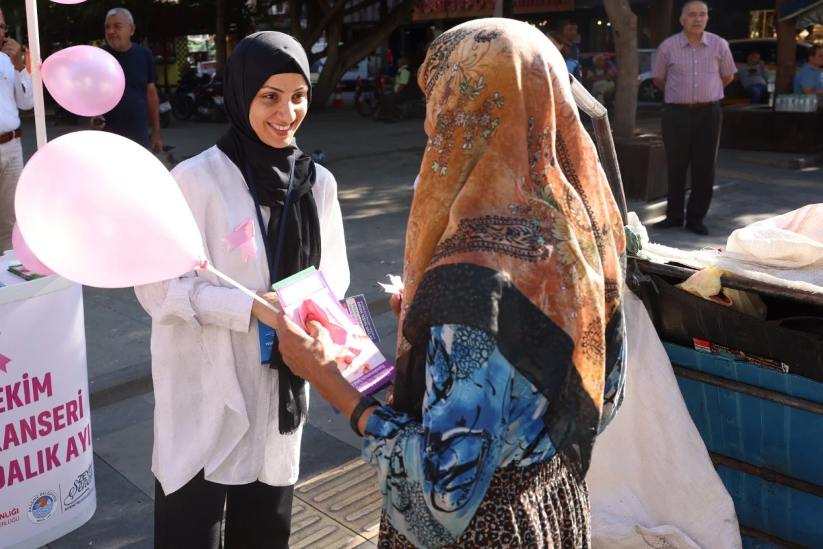 AKDENİZ BELEDİYESİ’NDEN MEME KANSERİ FARKINDALIĞI İÇİN PEMBE KURDELE
