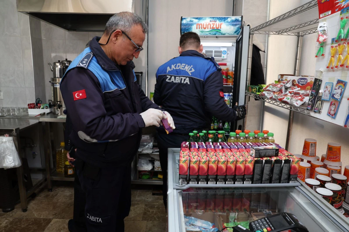 AKDENİZ ZABITASINDAN SAĞLIKSIZ &Uuml;R&Uuml;N SATAN KANTİNE CEZA