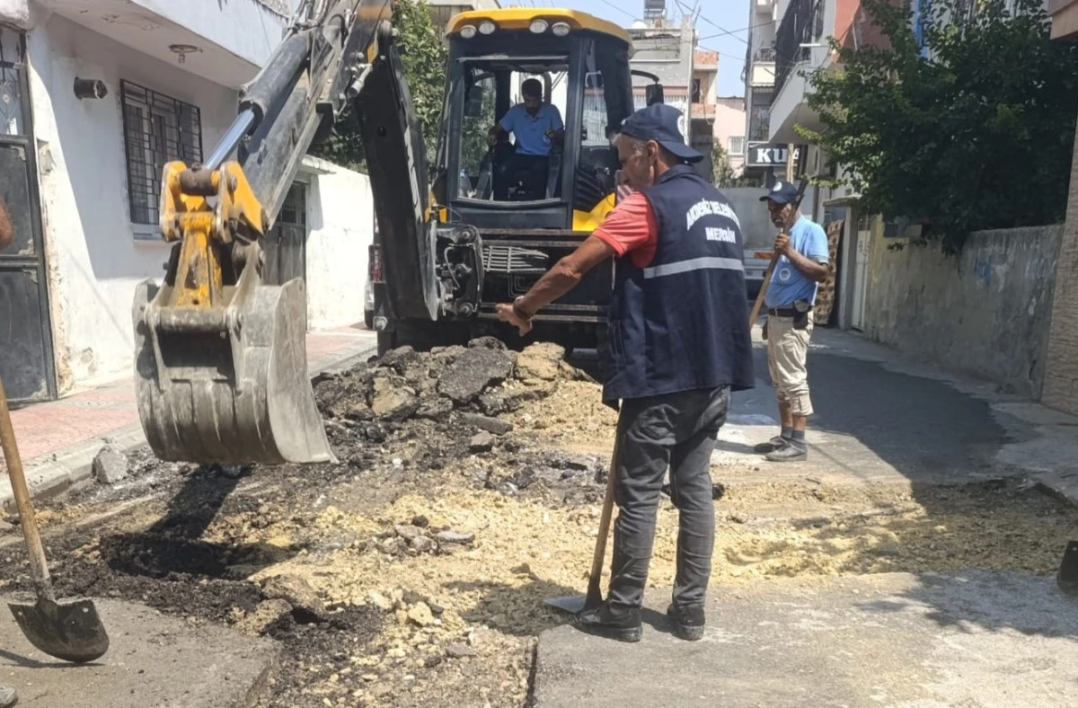 &lsquo;AKDENİZ&rsquo;DE YENİ YOLLAR A&Ccedil;ILIYOR, SOKAK VE KALDIRIMLAR YENİLENİYOR&rsquo;
