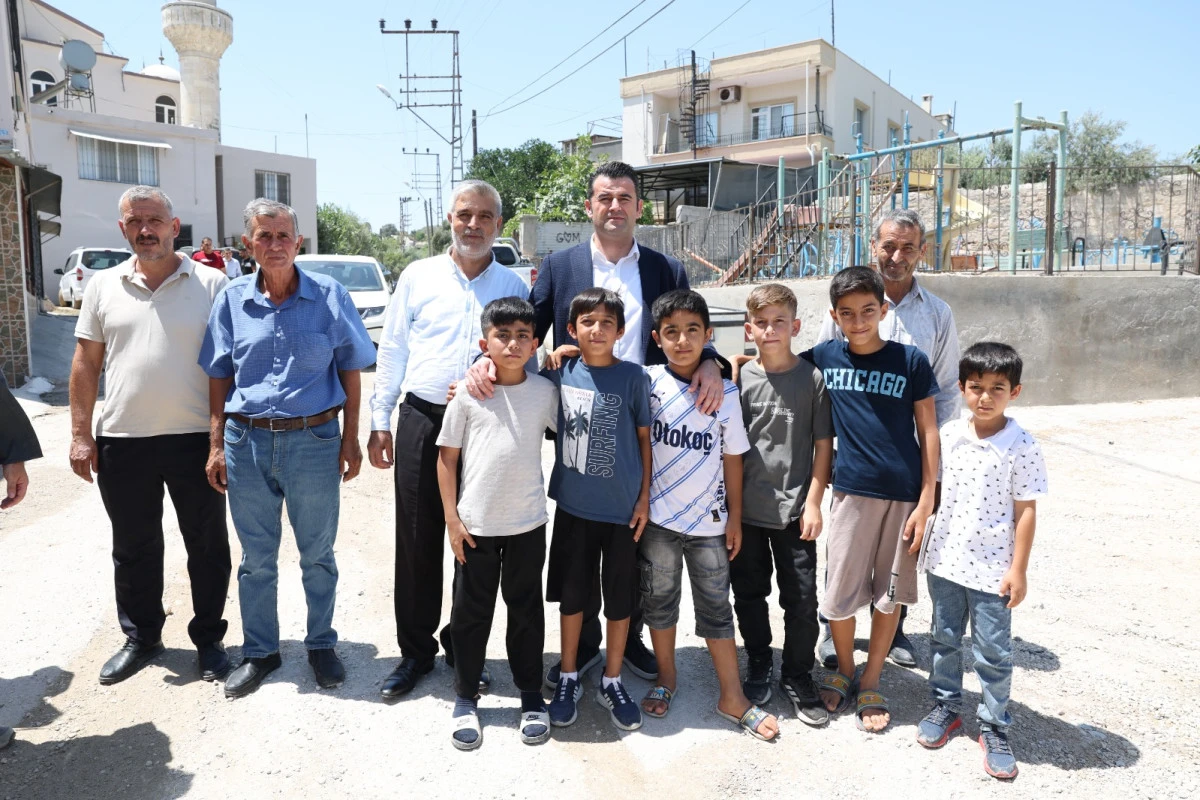 AKDENİZ&rsquo;DE YERİNDE Y&Ouml;NETİM ANLAYIŞI: BAŞKAN V. BEŞİKCİ TOROSLAR MAHALLESİNİ ZİYARET ETTİ