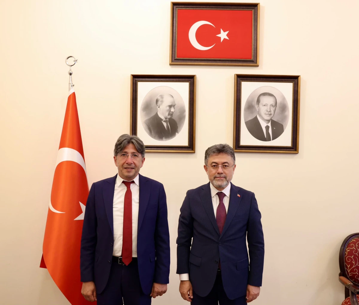 ALİ BOZAN, BAKAN YUMAKLI&rsquo;YLA G&Ouml;R&Uuml;ŞT&Uuml;: G&Uuml;NDEM TARSUS&rsquo;TAKİ SU KANALLARI