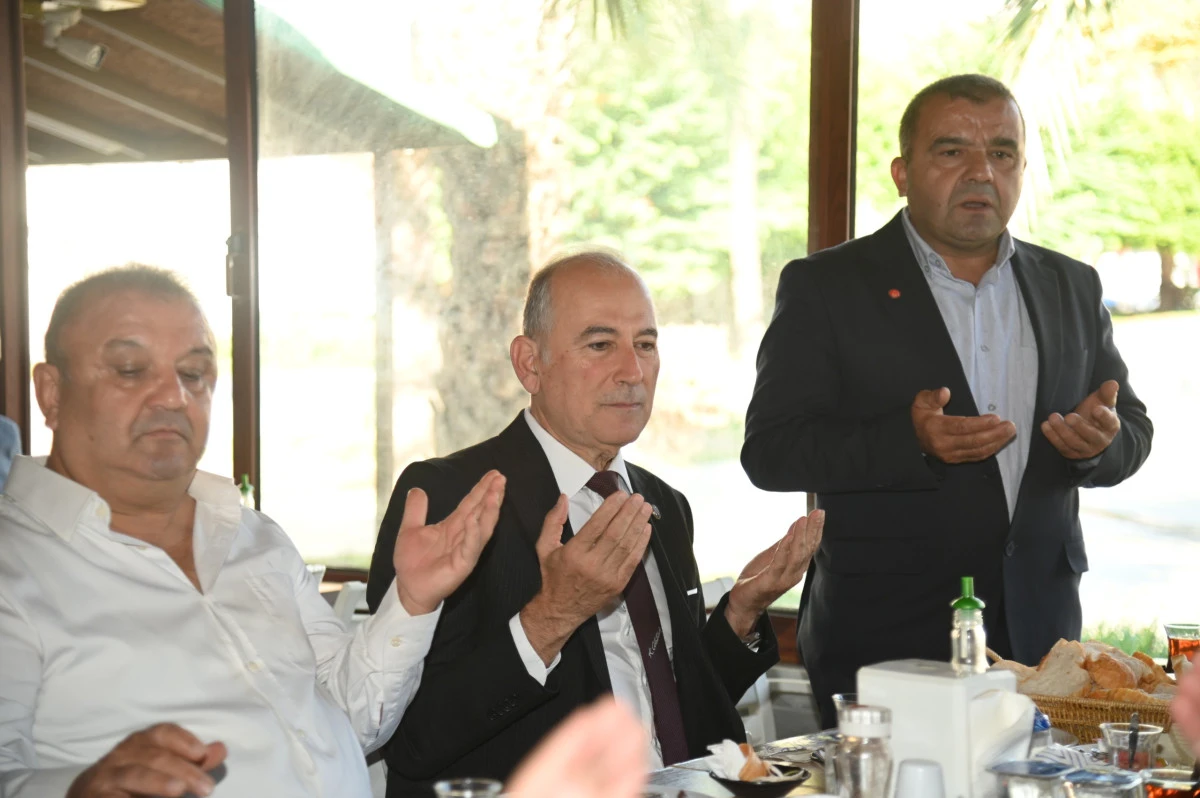 ANAMUR BELEDİYE BAŞKANI DURMUŞ DENİZ, MUHTARLARLA BİR ARAYA GELDİ