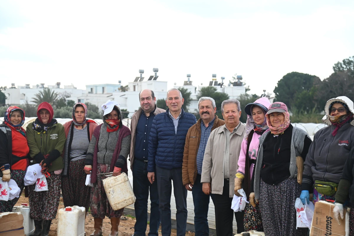 ANAMUR BELEDİYESİ KADINLAR G&Uuml;N&Uuml;NDE EMEK&Ccedil;İLERİ UNUTMADI