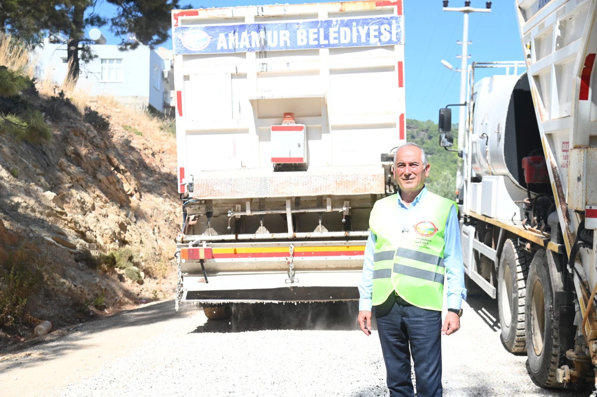 ANAMUR&rsquo;DA 15 MAHALLEDE 100 KİLOMETRELİK ASFALT &Ccedil;ALIŞMASI BAŞLADI