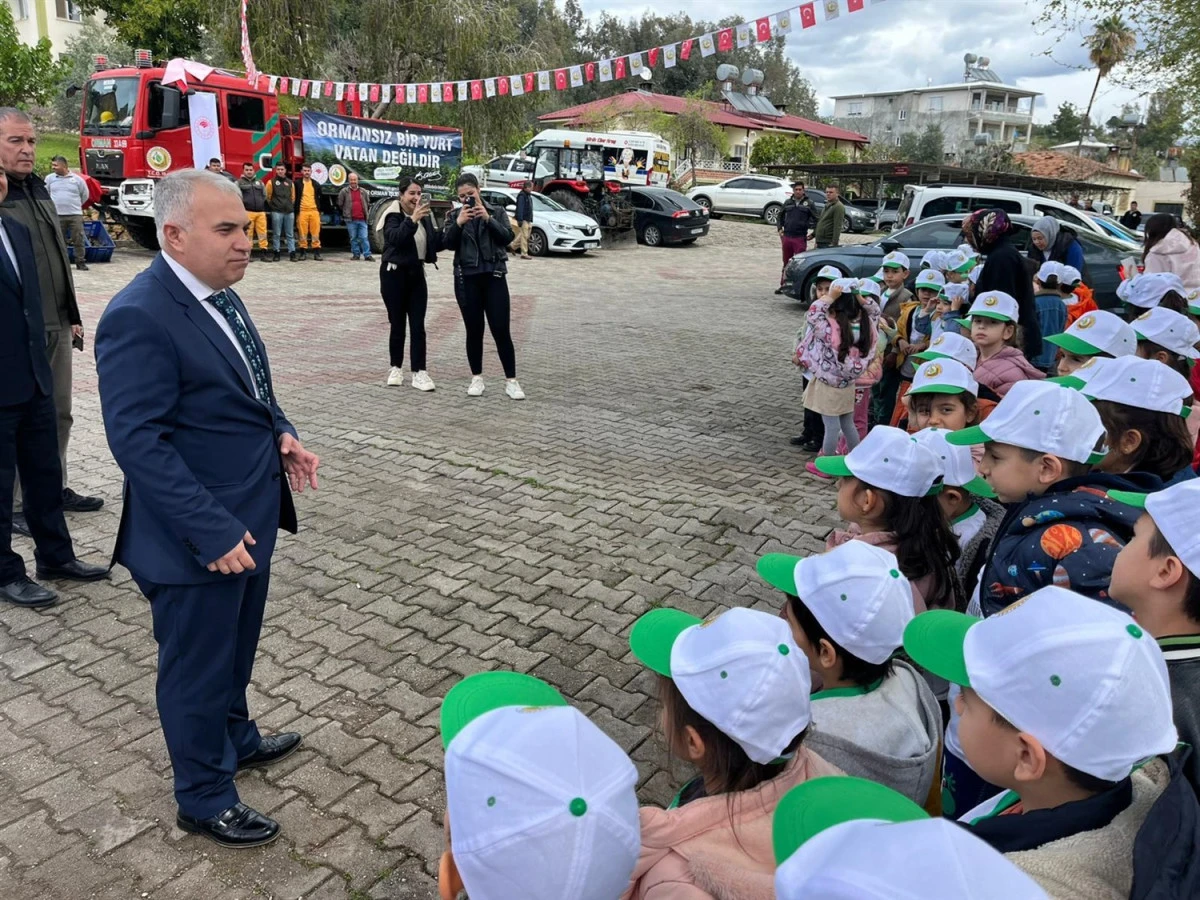 ANAMUR&rsquo;DA ORMAN HAFTASI KAPSAMINDA FİDAN DAĞITIMI YAPILDI