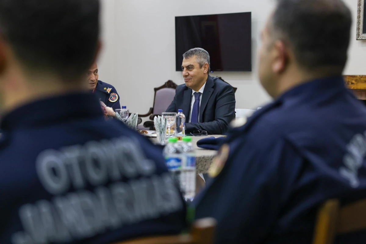 ATİLLA TOROS, İL JANDARMA PERSONELİ VE ROMAN VATANDAŞLARLA BİR ARAYA GELDİ