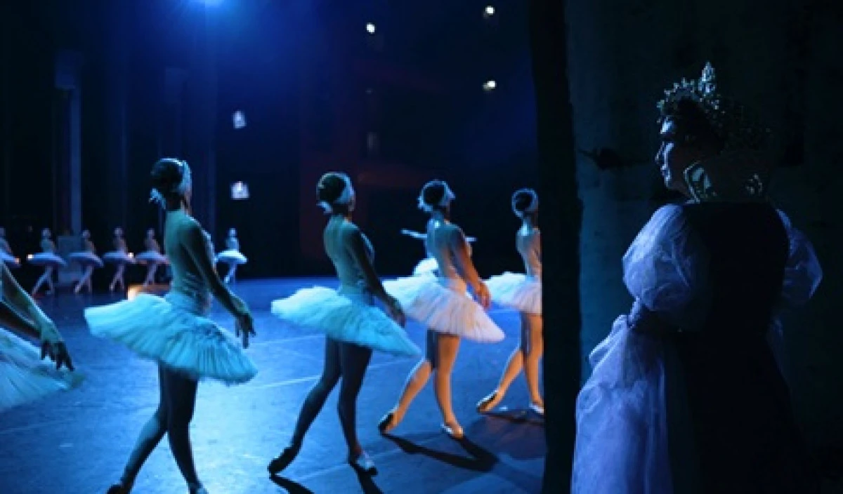 BALENİN EFSANEVİ İSMİ MERİ&Ccedil; S&Uuml;MEN&rsquo;İN SAHNEYE D&Ouml;N&Uuml;Ş&Uuml;N&Uuml; ANLATAN DENİZ G&Uuml;RGEN ATALAY İMZALI &lsquo;PRIMA BALLERINA MERİ&Ccedil;&rsquo; BELGESELİ, ALTIN PORTAKAL&rsquo;DA!