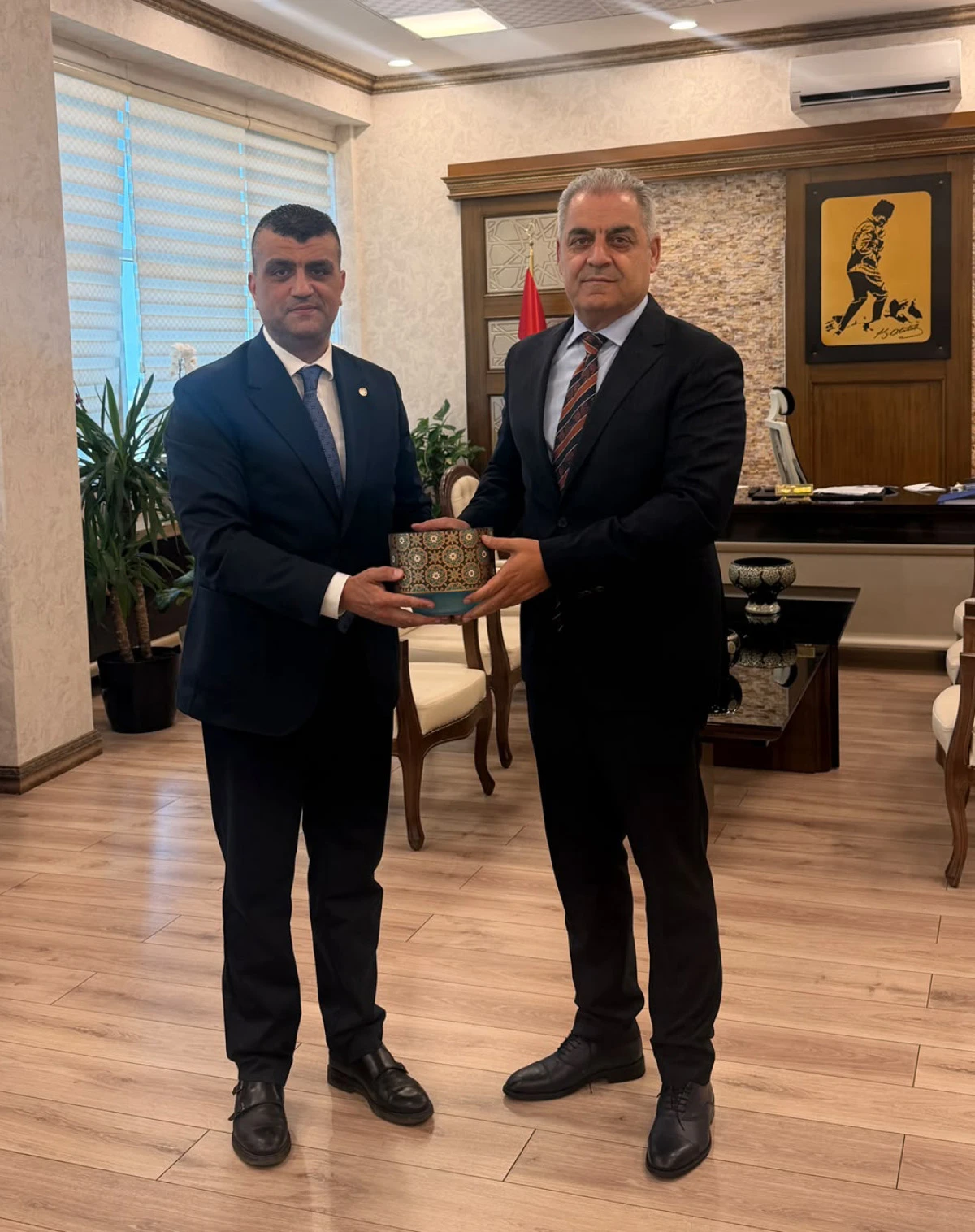 BARO BAŞKANI &Ouml;ZDEMİR&rsquo;DEN, MERSİN CUMHURİYET BAŞSAVCISI &Ccedil;ELİKKOL&rsquo;A VEDA ZİYARETİ