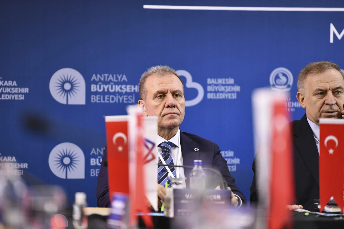BAŞKAN SE&Ccedil;ER, &lsquo;B&Uuml;Y&Uuml;KŞEHİR BELEDİYE BAŞKANLARI BALIKESİR BULUŞMASI&rsquo;NA KATILDI