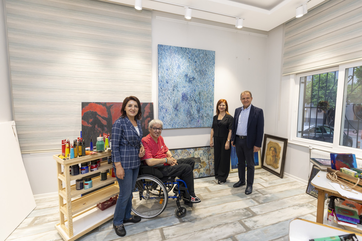 BAŞKAN SEÇER, DÜNYACA ÜNLÜ RESSAM AHMET YEŞİL İLE BİR ARAYA GELDİ