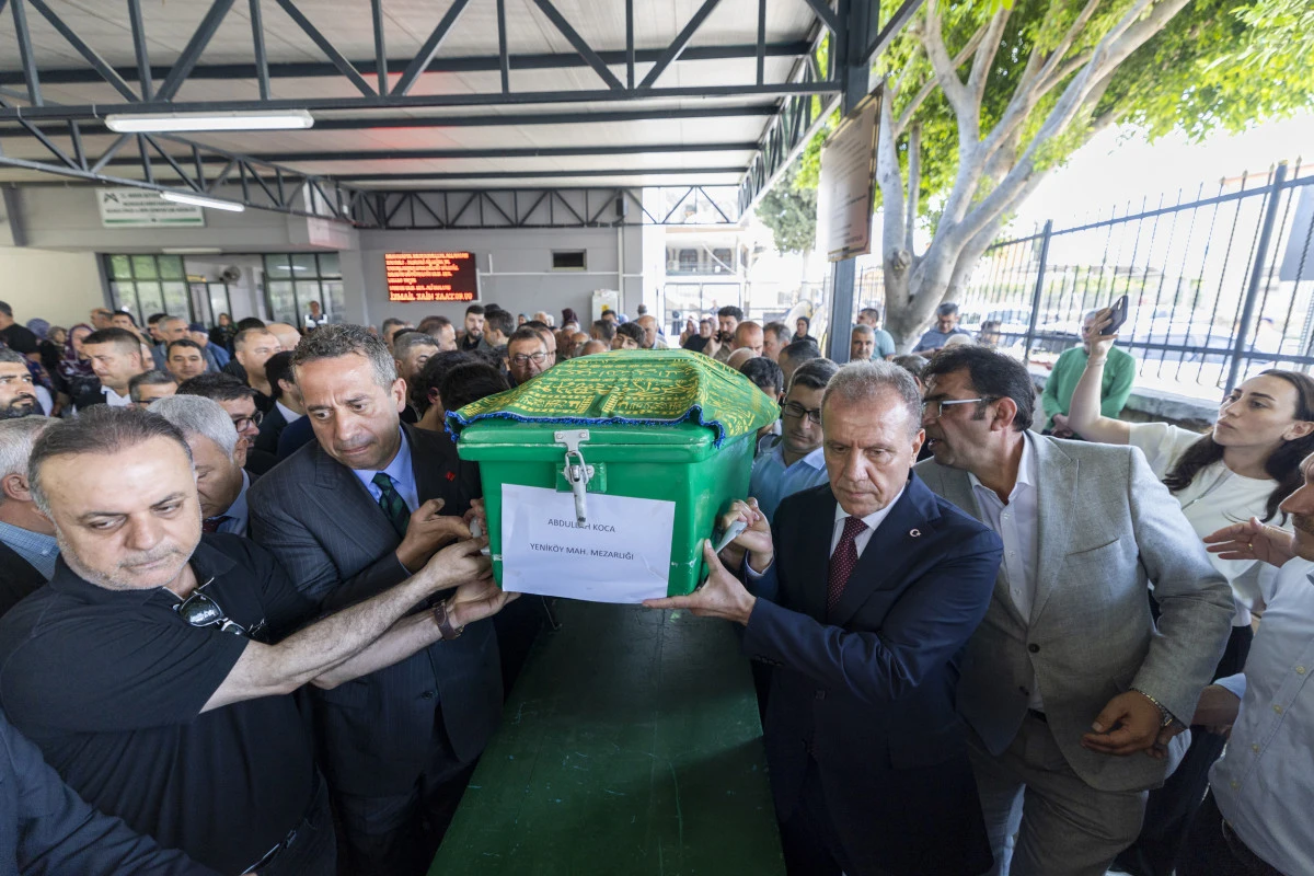 BAŞKAN SE&Ccedil;ER, TARSUS&rsquo;TA HAYATINI KAYBEDEN YURTTAŞLARIN CENAZE T&Ouml;RENİNE KATILDI 