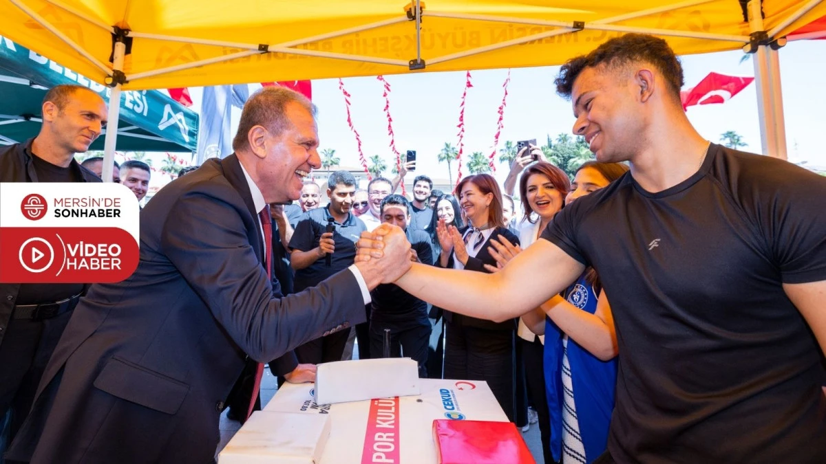 BAŞKAN SEÇER VE MERAL SEÇER, ‘19 MAYIS ATATÜRK’Ü ANMA, GENÇLİK VE SPOR BAYRAMI’ KUTLAMA PROGRAMINA KATILDI