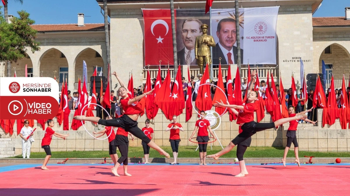 BAŞKAN SE&Ccedil;ER VE MERAL SE&Ccedil;ER, &lsquo;19 MAYIS ATAT&Uuml;RK&rsquo;&Uuml; ANMA, GEN&Ccedil;LİK VE SPOR BAYRAMI&rsquo; KUTLAMA PROGRAMINA KATILDI