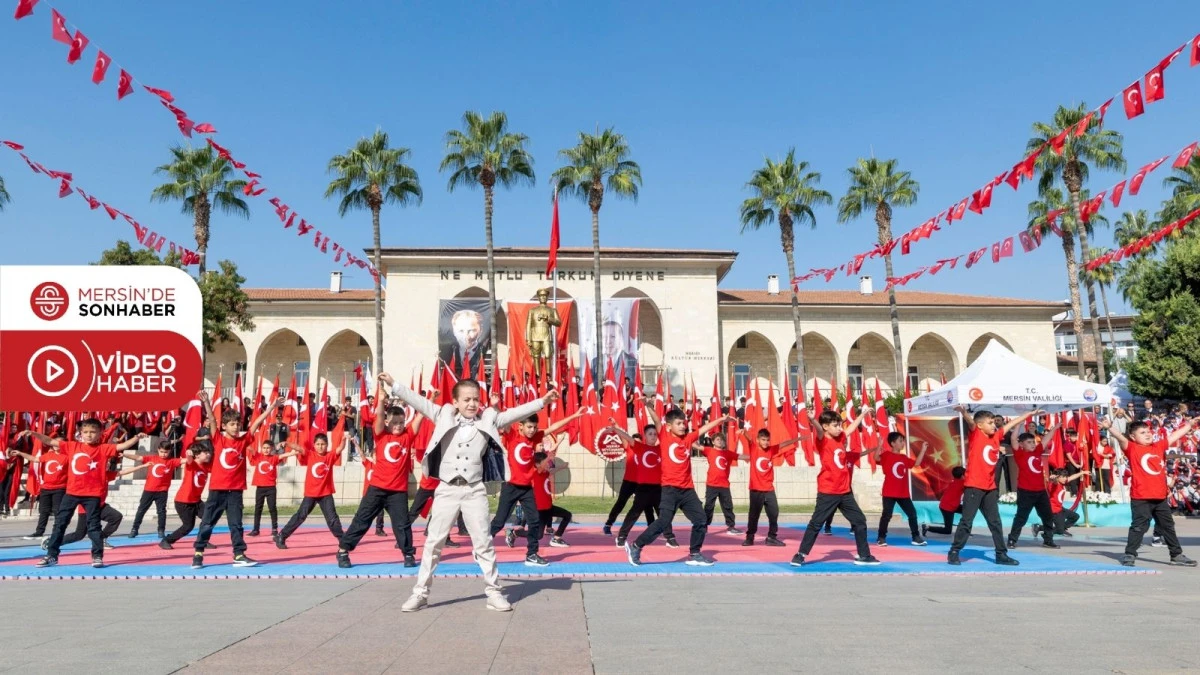 BAŞKAN SEÇER VE MERAL SEÇER, ‘29 EKİM CUMHURİYET BAYRAMI’ KUTLAMALARINA KATILDI