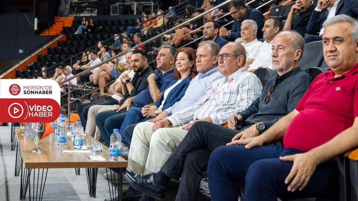 BAŞKAN SE&Ccedil;ER VE MERAL SE&Ccedil;ER CARETTALARA TRİB&Uuml;NDEN DESTEK VERDİ