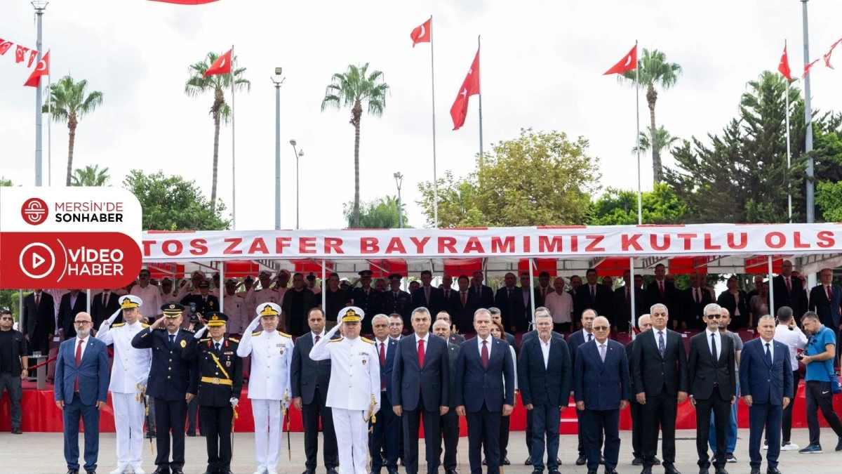 BAŞKAN SEÇER VE MERAL SEÇER, MERSİNLİLERİN ZAFER BAYRAMI COŞKUSUNA ORTAK OLDU