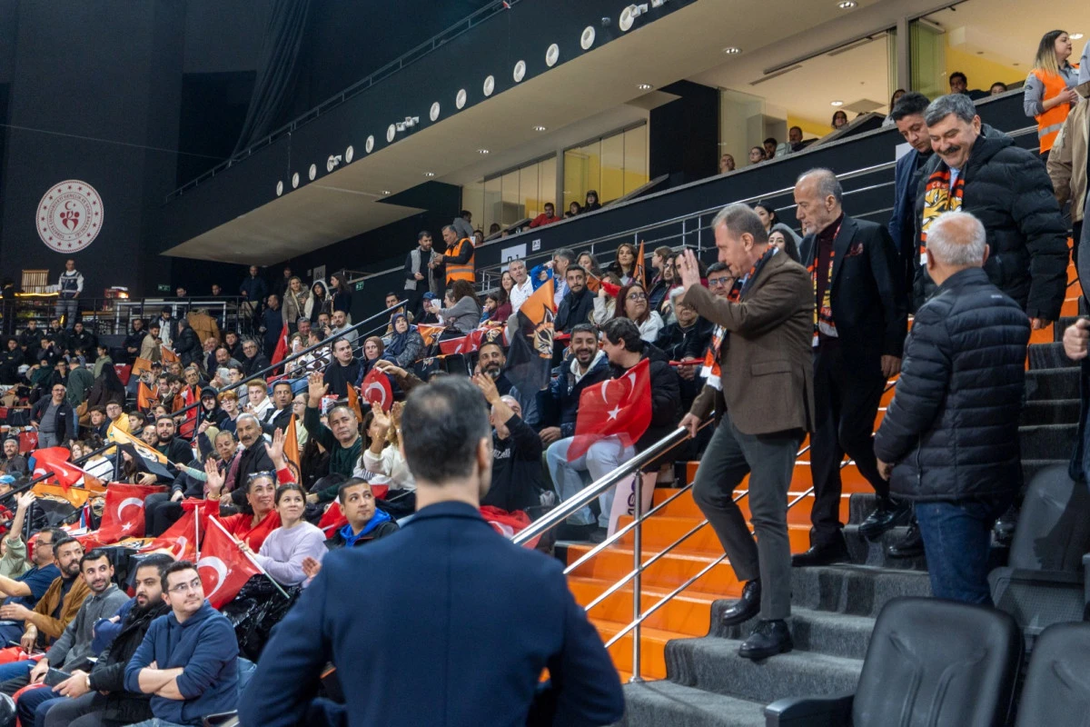 BAŞKAN SE&Ccedil;ER, YARI FİNAL YOLUNDA &Ccedil;BK&rsquo;YA TRİB&Uuml;NDEN DESTEK OLDU