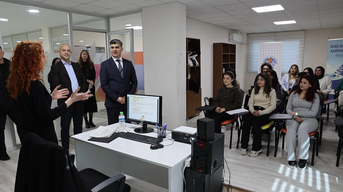 BAŞKAN V. ŞENER, SEYAHAT VE KONAKLAMA HİZMETLERİ KURSİYERLERİNİ ZİYARET ETTİ