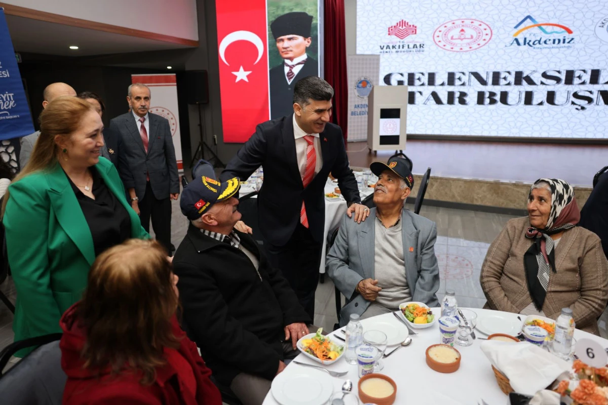 BAŞKAN V. ŞENER, VAKIF İFTAR BULUŞMALARINDA AİLELERLE BİR ARAYA GELDİ 