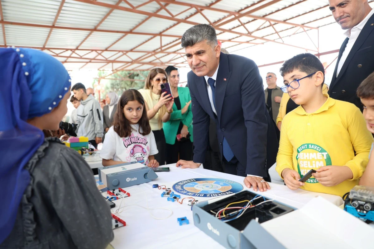 BAŞKAN V. ZEYİT ŞENER, ‘CODEWEEK KODLAMA ŞENLİĞİ’NDE ÖĞRENCİLERLE BULUŞTU