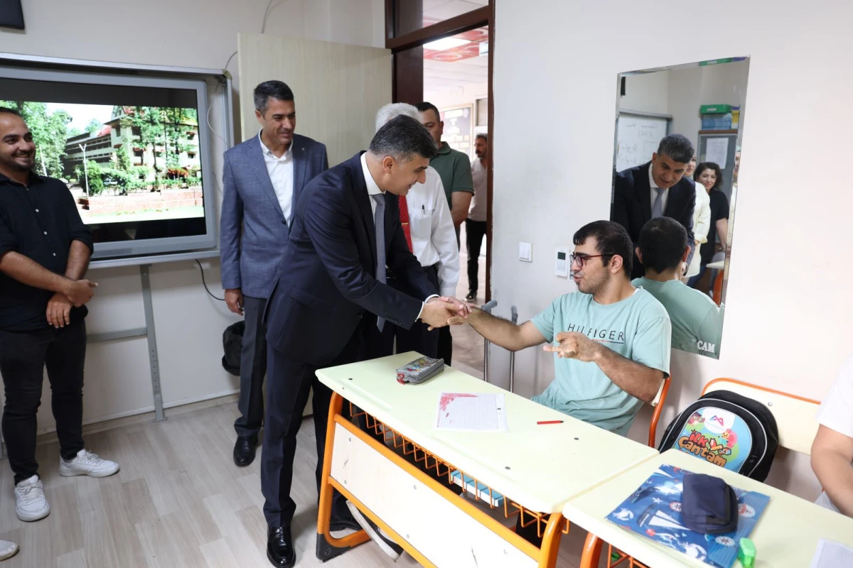BAŞKAN V. ZEYİT ŞENER’DEN OKUL ZİYARETLERİ