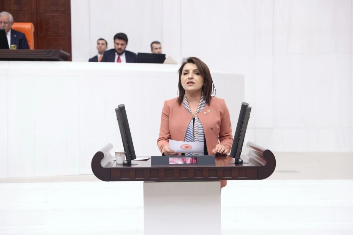 &lsquo;BAYRAM SOFRALARINDA BEREKET DEĞİL GE&Ccedil;İM DERDİ VAR&rsquo;
