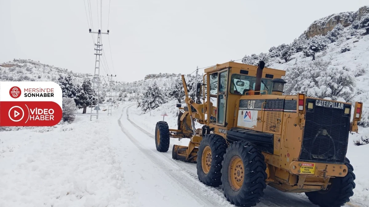 B&Uuml;Y&Uuml;KŞEHİR EKİPLERİ KARLA M&Uuml;CADELE &Ccedil;ALIŞMALARINI S&Uuml;RD&Uuml;R&Uuml;YOR 