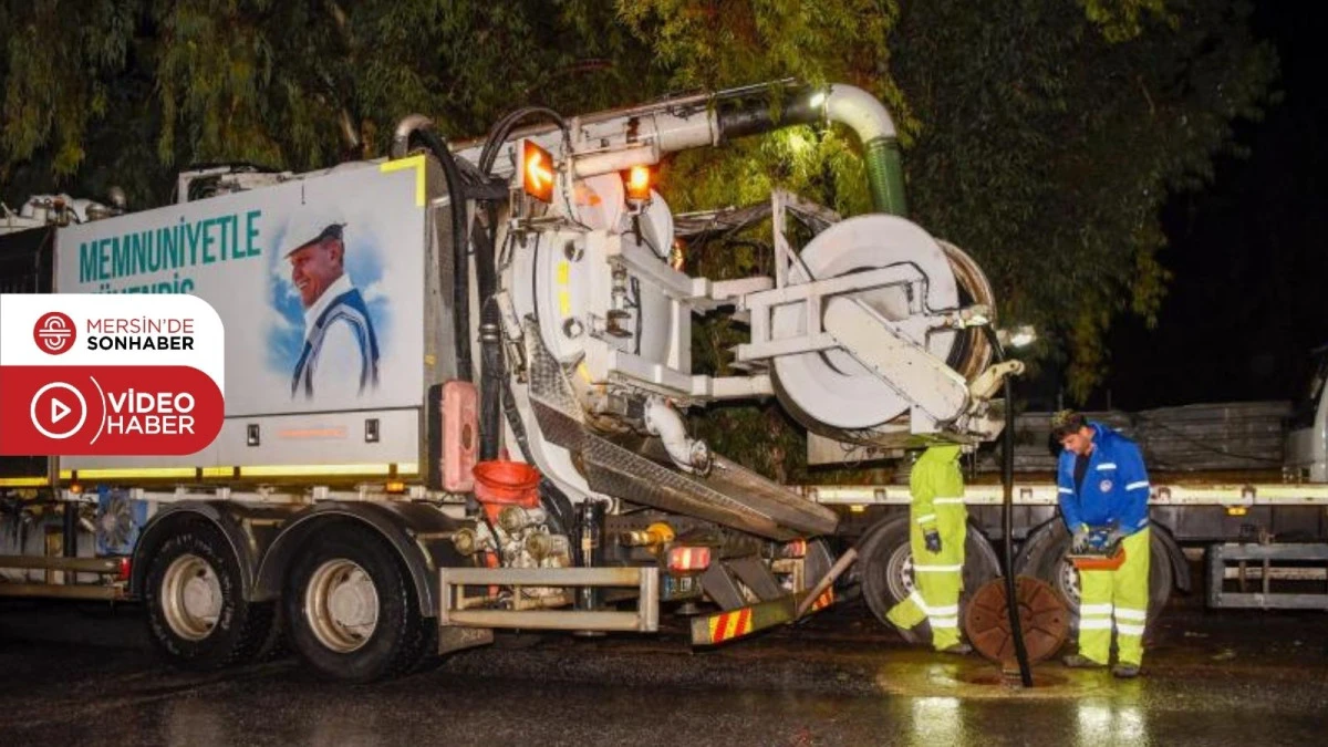 BÜYÜKŞEHİR VE MESKİ EKİPLERİ SAĞANAK YAĞIŞA KARŞI GECE BOYUNCA SAHADAYDI