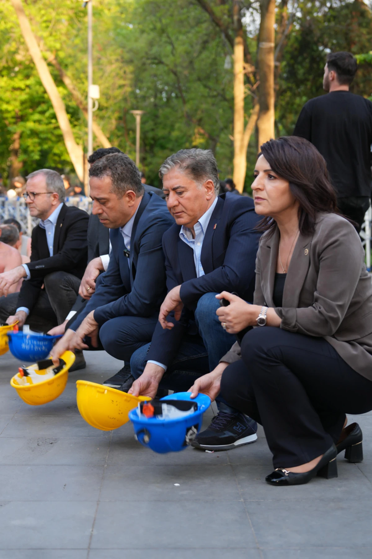 CHP&rsquo;Lİ G&Uuml;LCAN KIŞ: &lsquo;BU &Uuml;LKEDE &Ccedil;ALIŞMAK HAYATTA KALMA M&Uuml;CADELESİNE D&Ouml;N&Uuml;ŞT&Uuml;&rsquo;