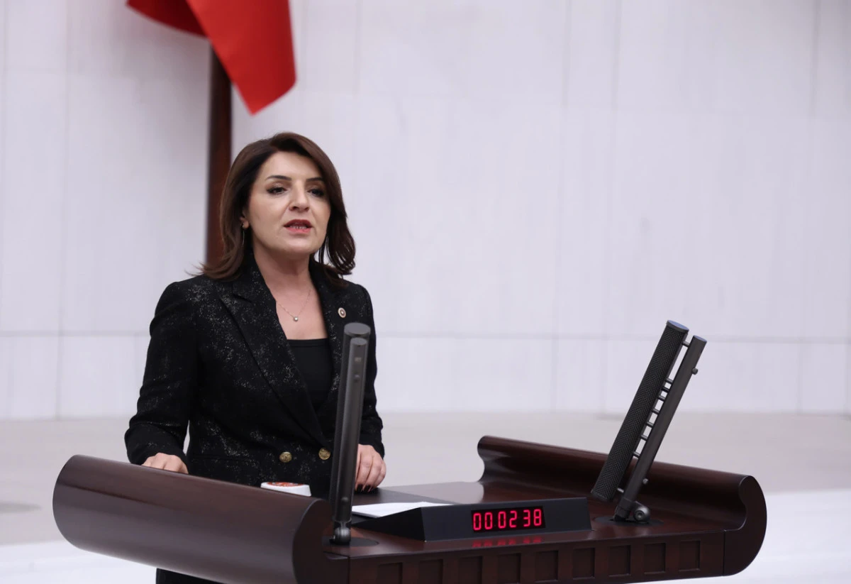 CHP&rsquo;Lİ G&Uuml;LCAN KIŞ: &lsquo;KADINLARIN EŞİTLİĞİ CUMHURİYET&rsquo;İN EN B&Uuml;Y&Uuml;K DEVRİMLERİNDEN BİRİDİR&rsquo; 