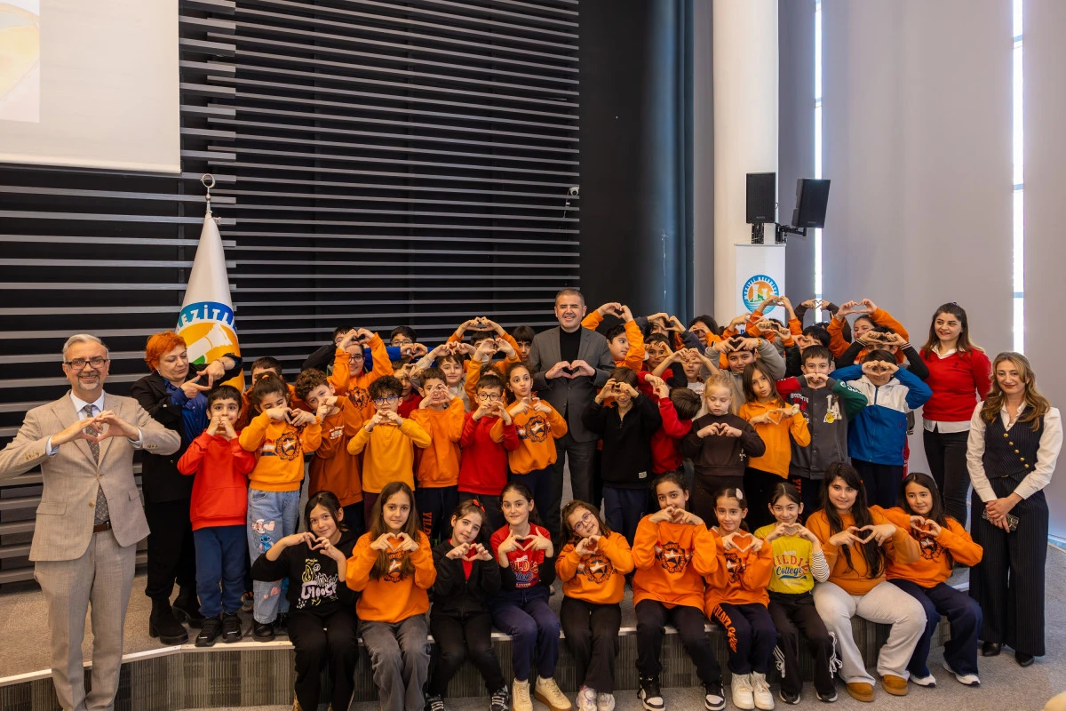 &Ccedil;OCUKLAR SORDU, BAŞKAN TUNCER YANITLADI