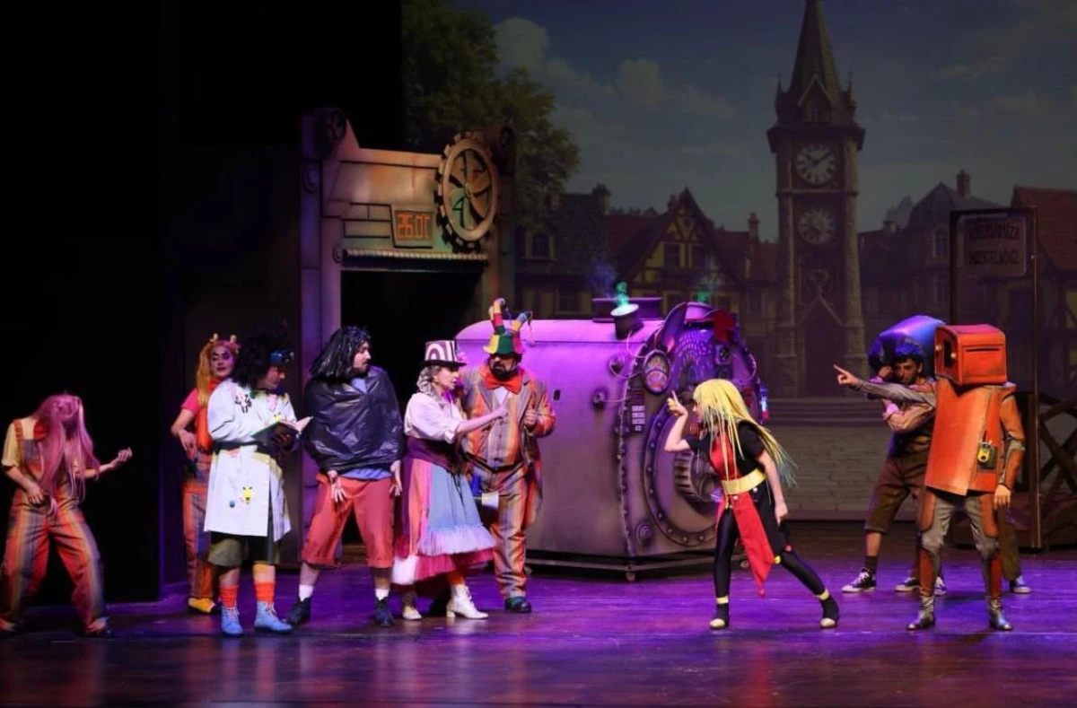 &Ccedil;&Ouml;PL&Uuml;K KRALI VE İCAT&Ccedil;I