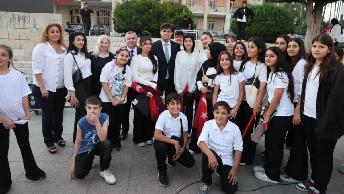 CUMHURİYET BAYRAMI MERSİN’DE KONSER ETKİNLİĞİYLE KUTLANDI