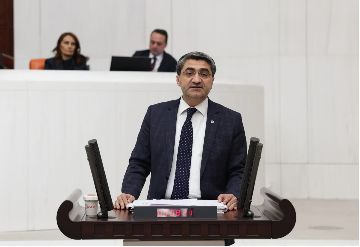 DEVA PARTİLİ EKMEN: KAZANLI SAHİLİNDEKİ KİRLİLİK ENGELLENMELİDİR