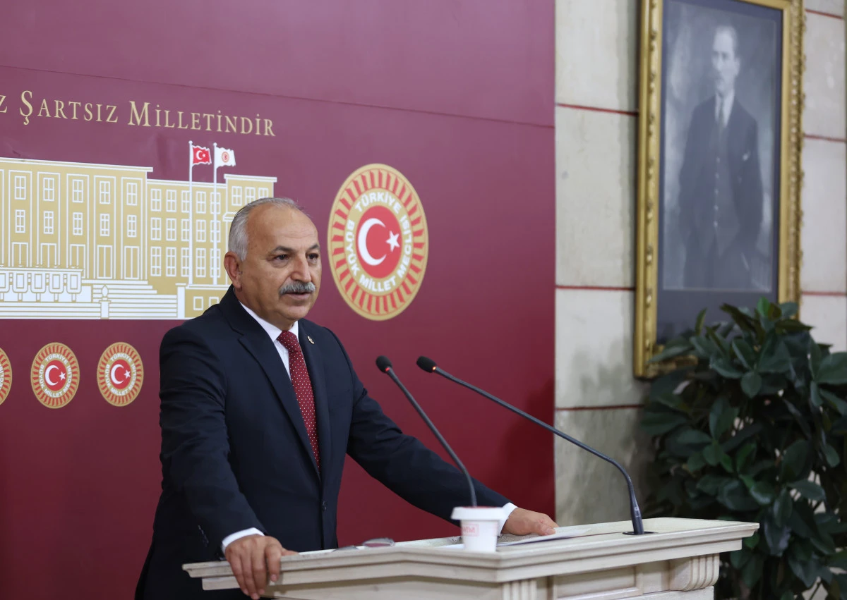 DİN&Ccedil;ER: &lsquo;ESNAFIN &Uuml;ZERİNDEKİ HAKSIZ STOPAJ Y&Uuml;K&Uuml; KALDIRILMALI&rsquo;